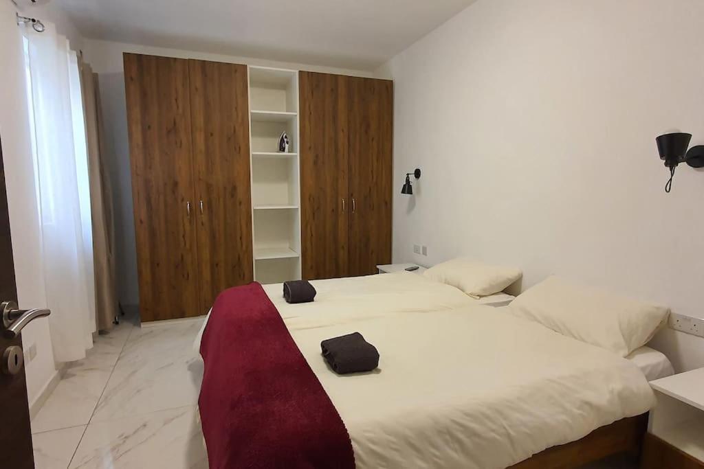 Cactus - New 3bd 2br
